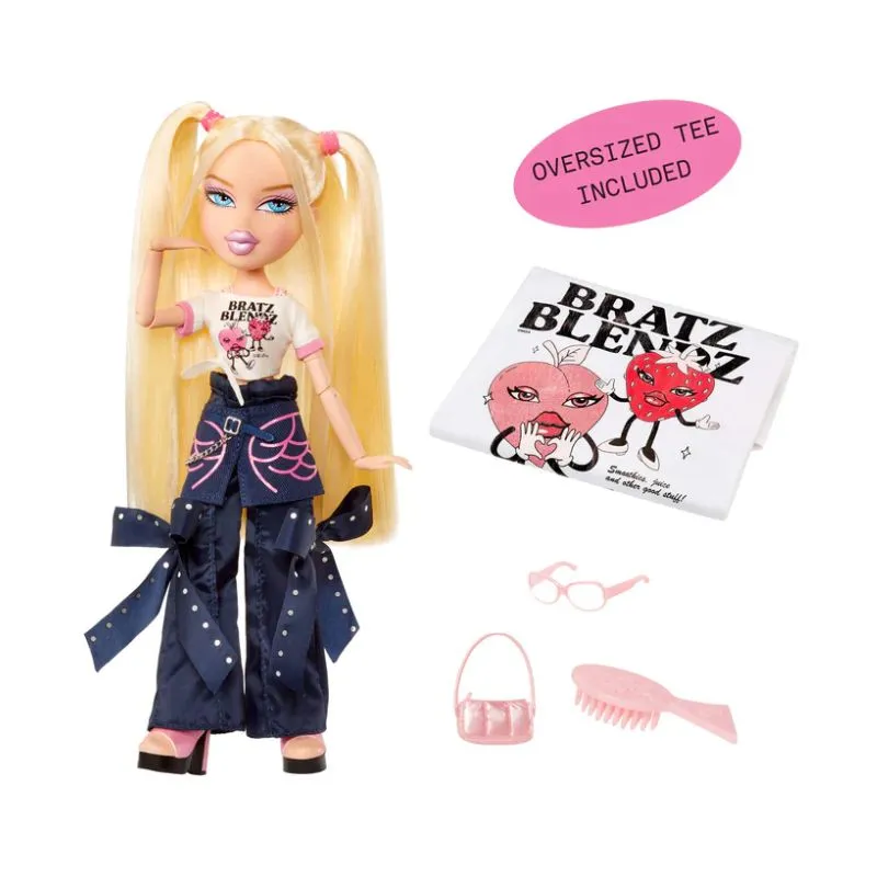 Bratz Stylin' Cloe Fashion Doll with Customizable T-Shirt for You and Accessories