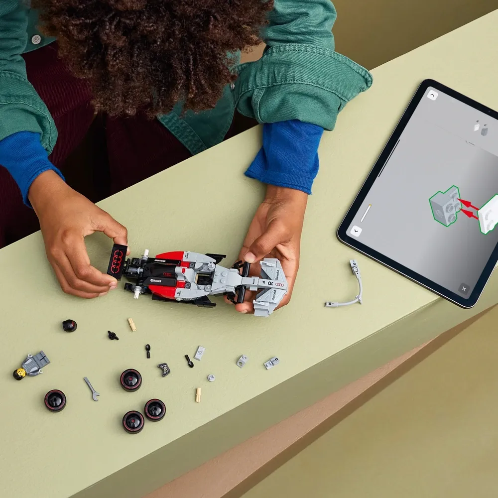 LEGO Speed Champions: Audi Revolut F1 Team R26 (77259)