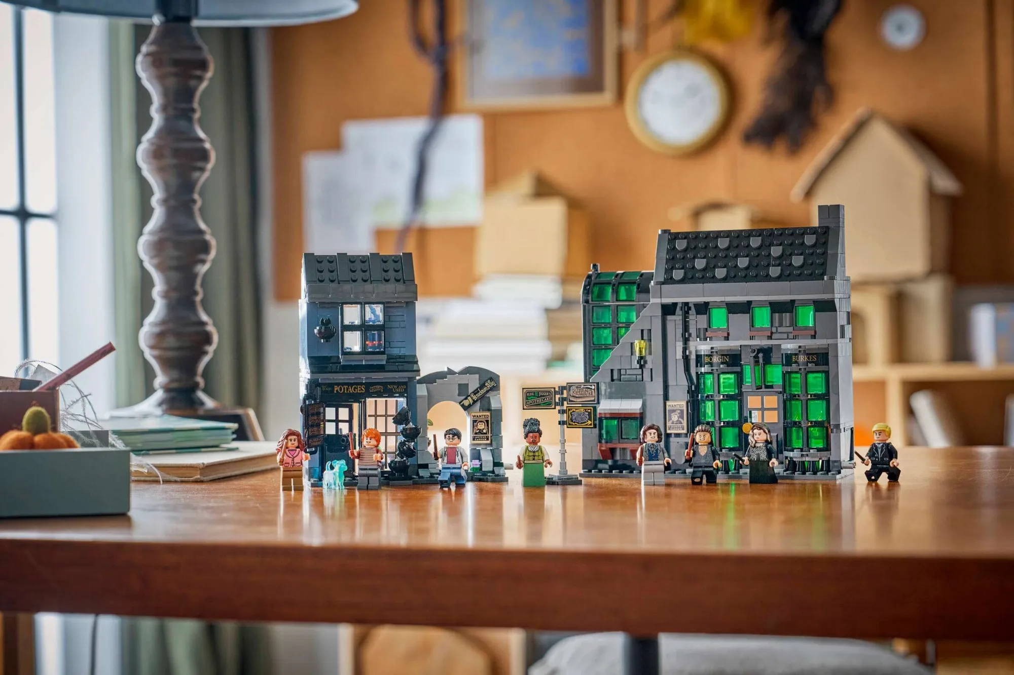 LEGO Harry Potter: Knockturn Alley Wizarding Shops (76471)