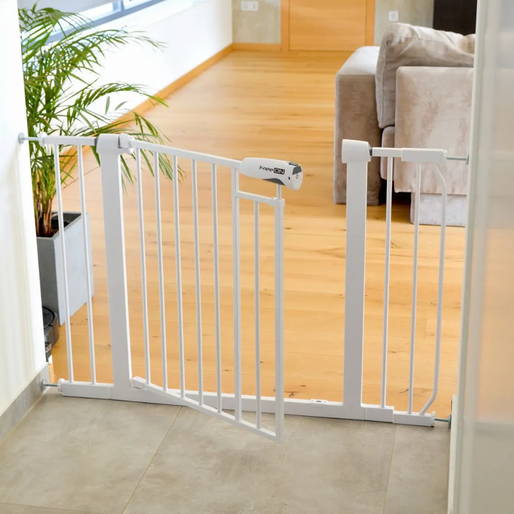 FreeOn Safetly gate Gama , Extandable up to 118cm (3 extensions inluded)