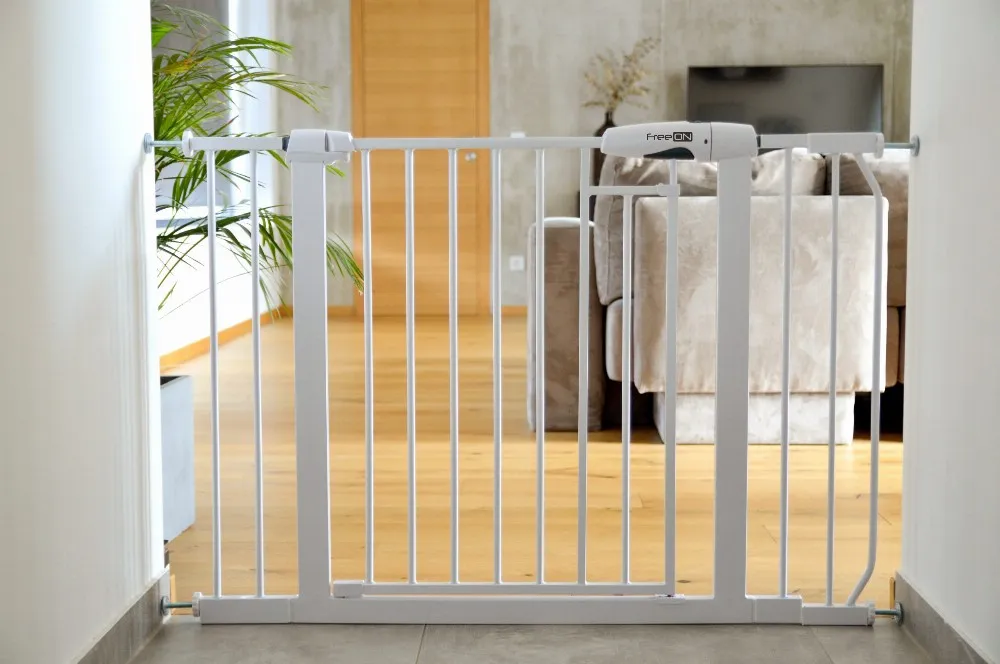 FreeOn Safetly gate Gama , Extandable up to 118cm (3 extensions inluded)